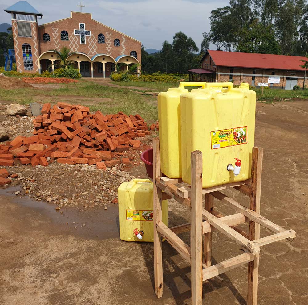 Lavage des mains systématique au Rwanda même en milieu rural