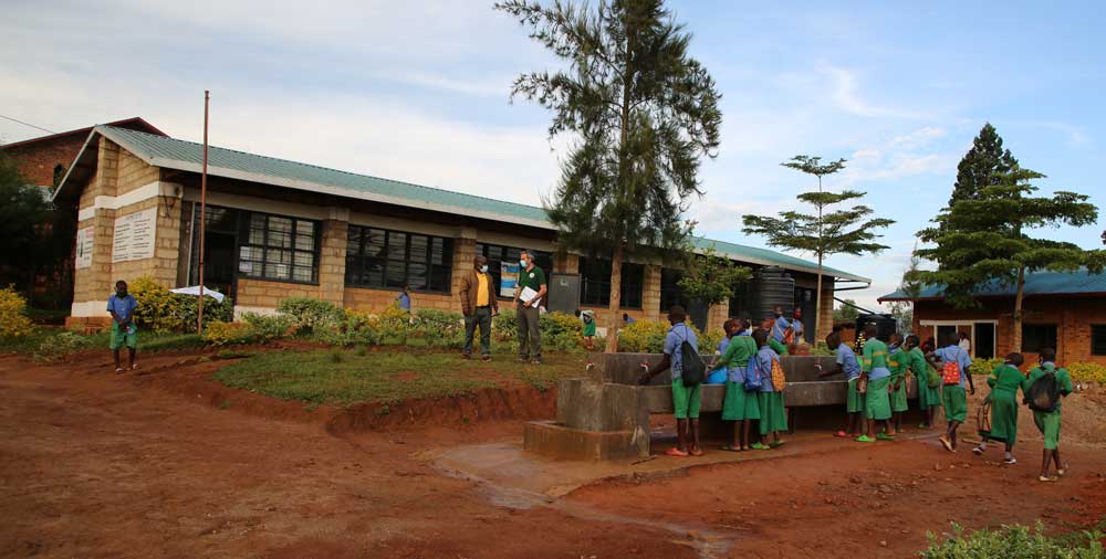 L'école se trouve dans le district de Gakenke